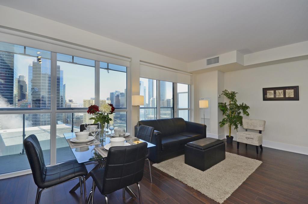 Atlas Suites - Cn Tower & Convention Centre Торонто Номер фото